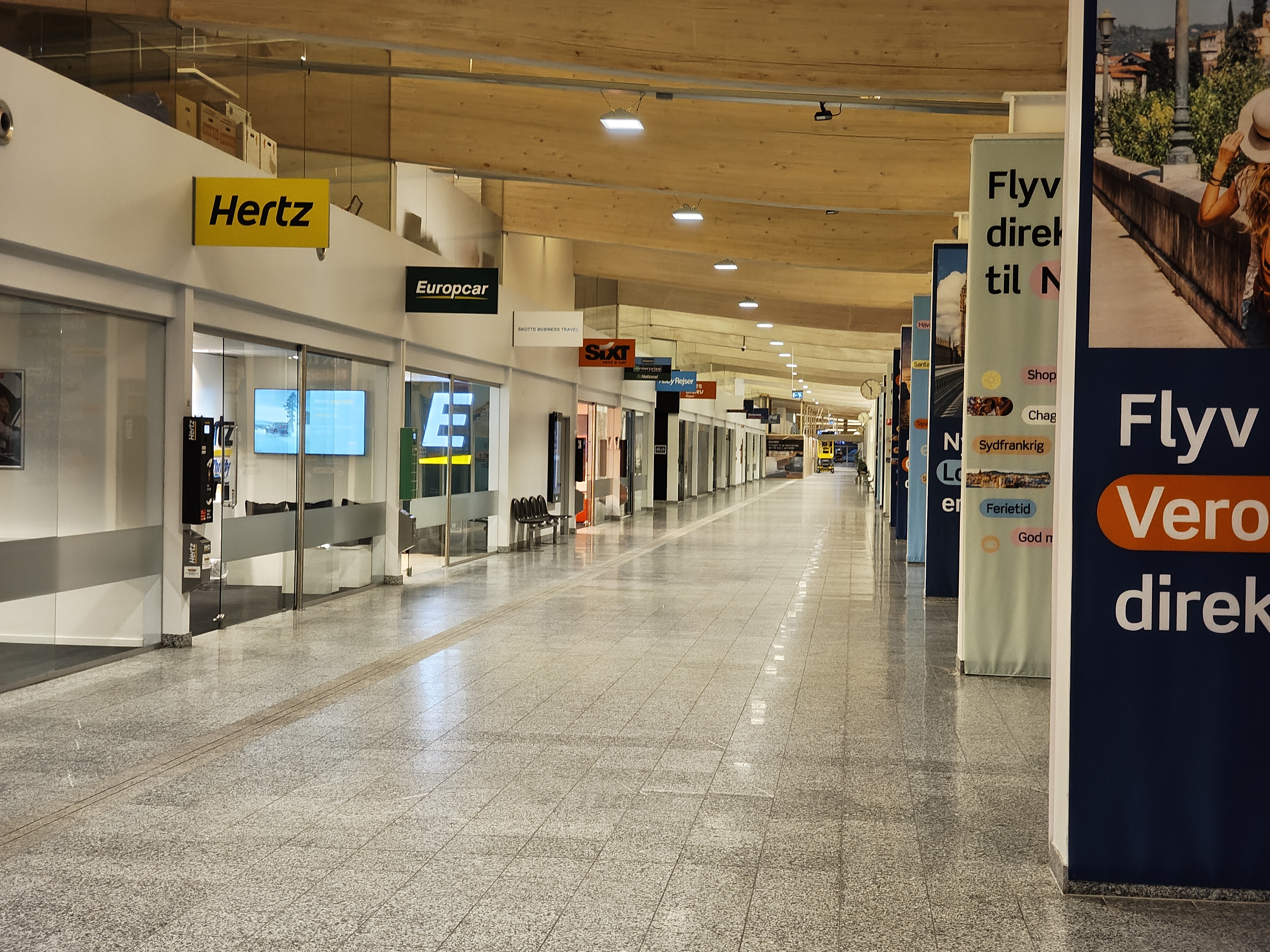 Arrived to Aalborg Airport. This house is jumping. 