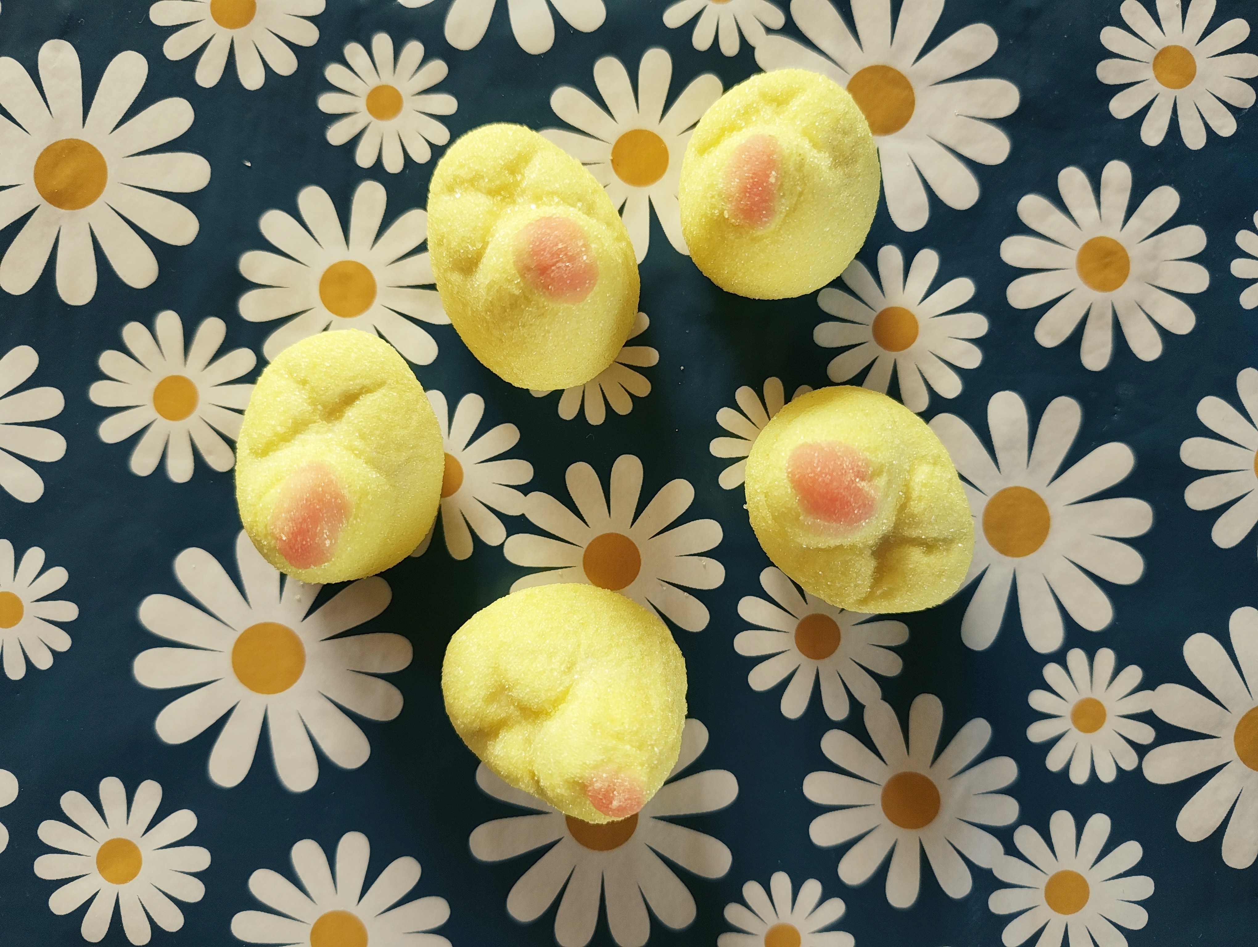Påske kyllinger (Easter chickens)! I totally forgot about that very Danish treat until I spotted them in our mini supermarket. They taste kind of like sugar-covered marshmallows. I like them, but as the name implies, you can only get them during Easter.