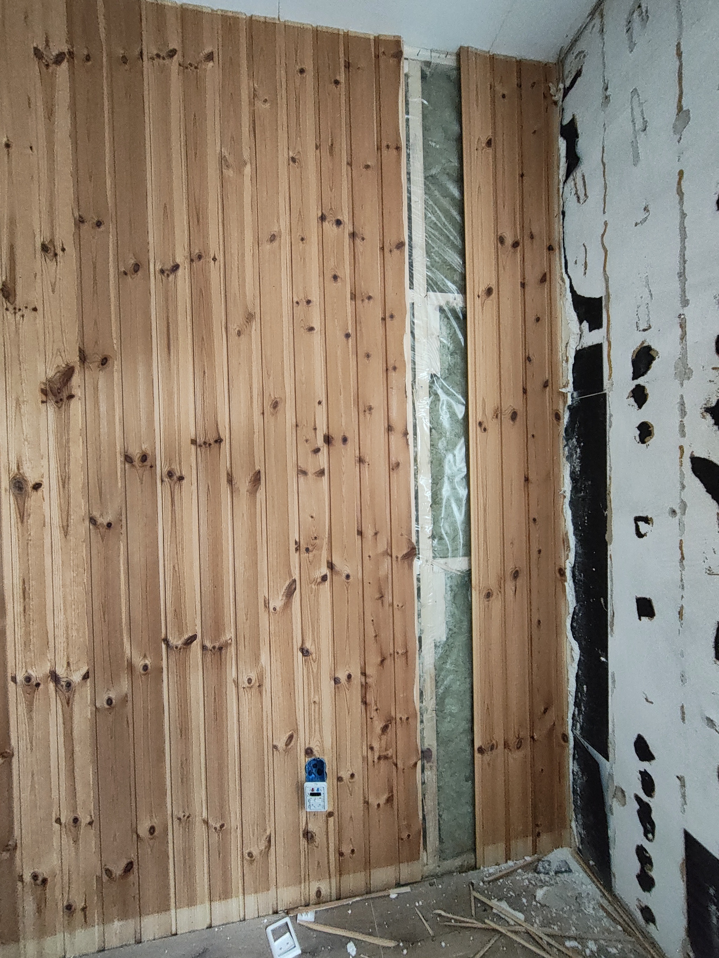 And now onto the wooden wall.