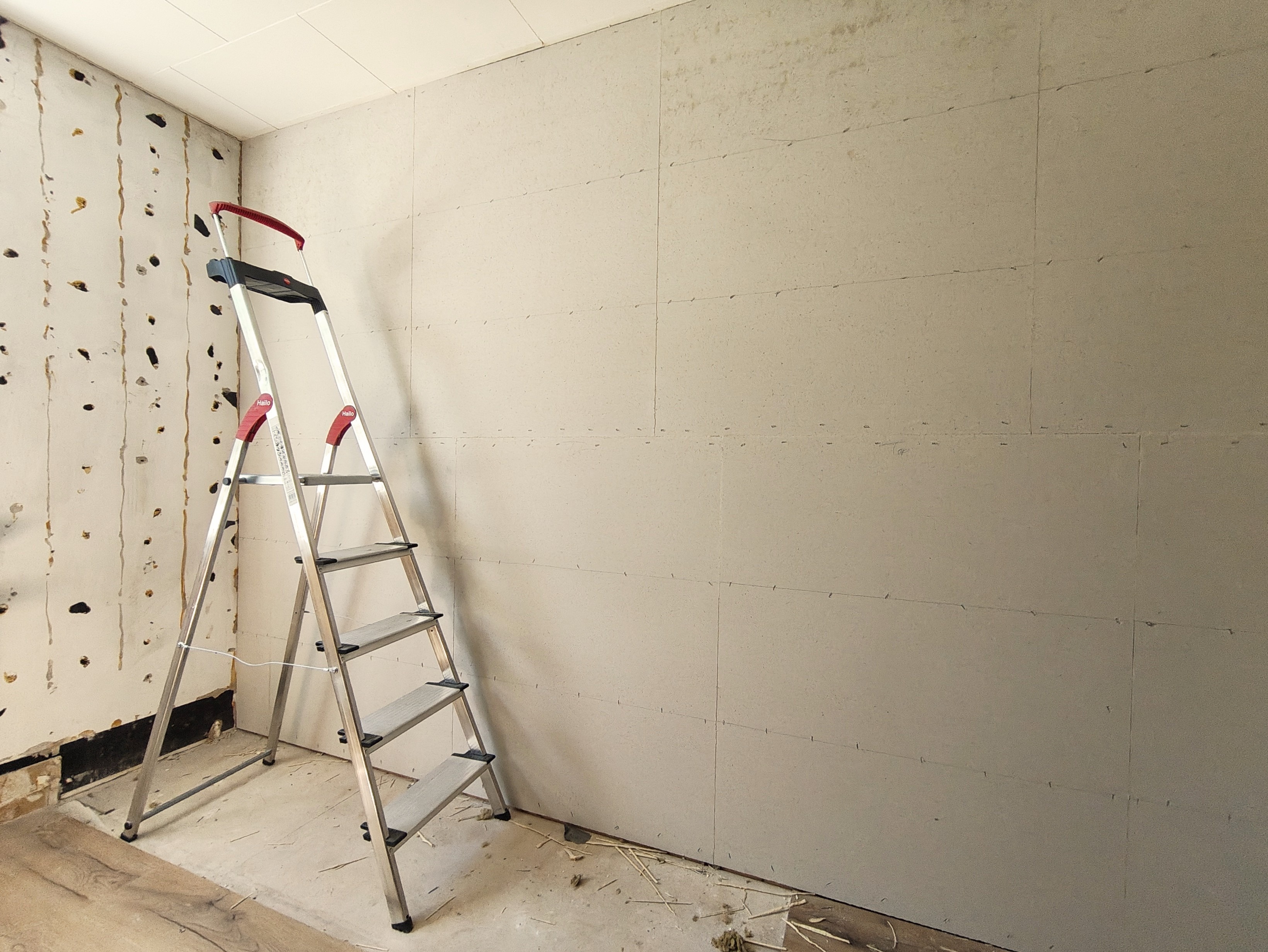 Current status: The partition wall surface is ready for further work.