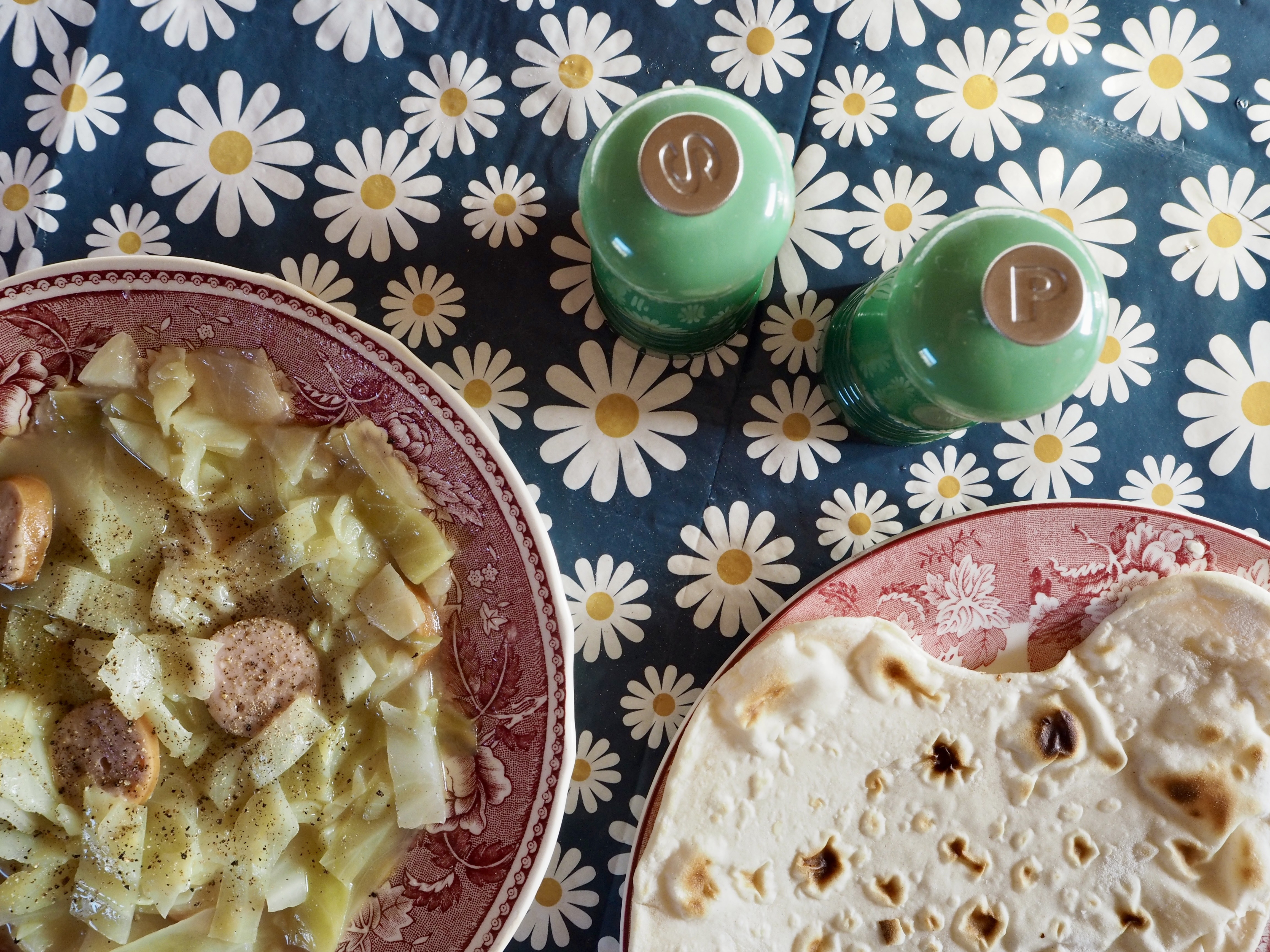 First I spackled the wall in the bedroom, then I made flatbread, and finally I made a cabbage soup. I think I've been domesticated. 😱