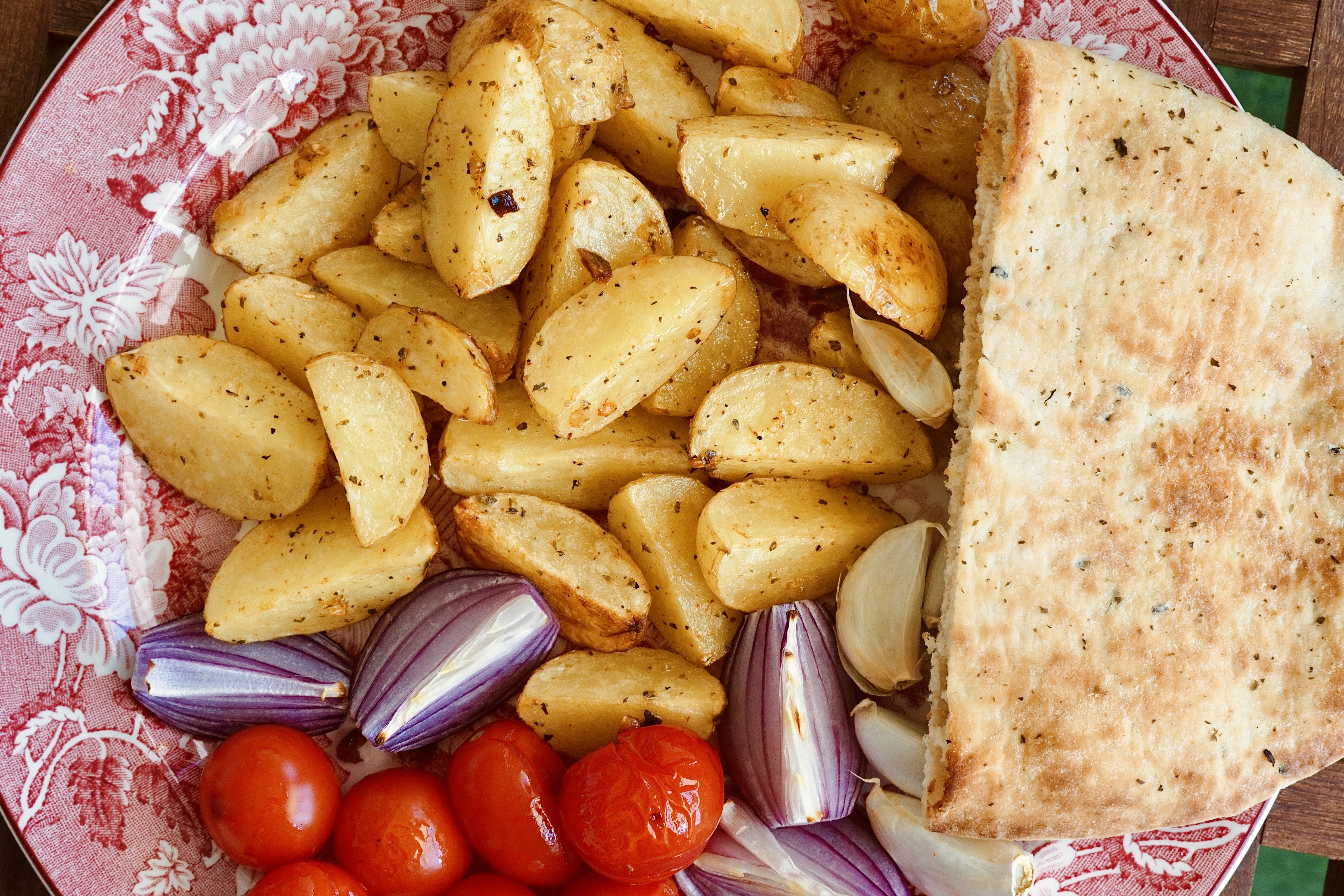 For someone who can't cook to save his life, I've managed to make a pretty decent dish. I'm sure it will taste even better next time if I remember to add salt. 🤦‍♂️