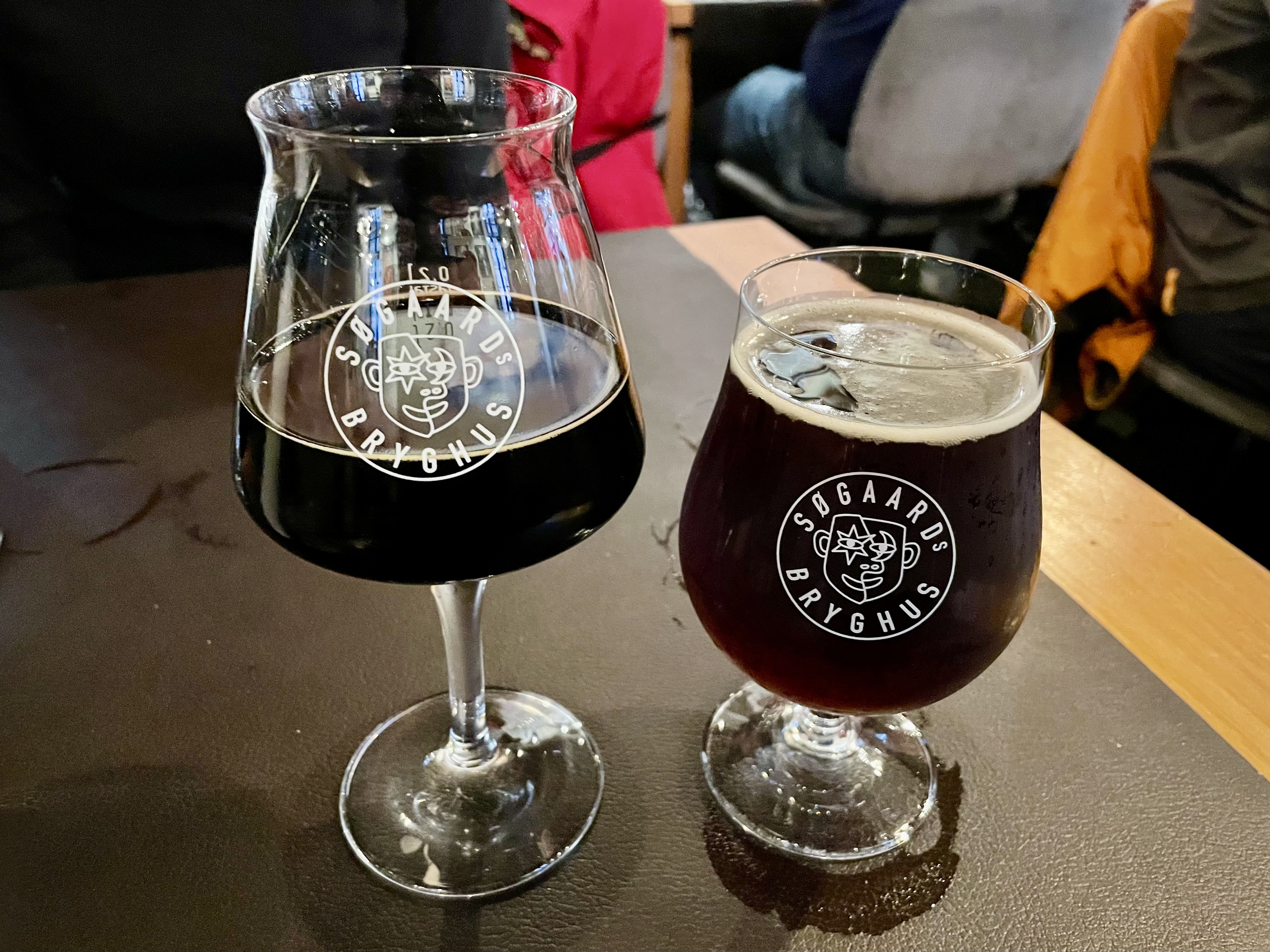 We spent last weekend in Aalborg and visited Søgaards Bryghus (a restaurant with its own brewery). On the right: Rauch, a smoked beer. On the left: Black Swan, a super strong (12%) and intense stout. I was expecting Rauch to taste similar to Schlenkerla, but it didn't. Black Swan is available only in a 0.2L size because it's so intense. The waiter insisted that I try Rauch before I ordered it, because most Danes send it back after tasting it. Pfft, amateurs! To her surprise, I liked it.