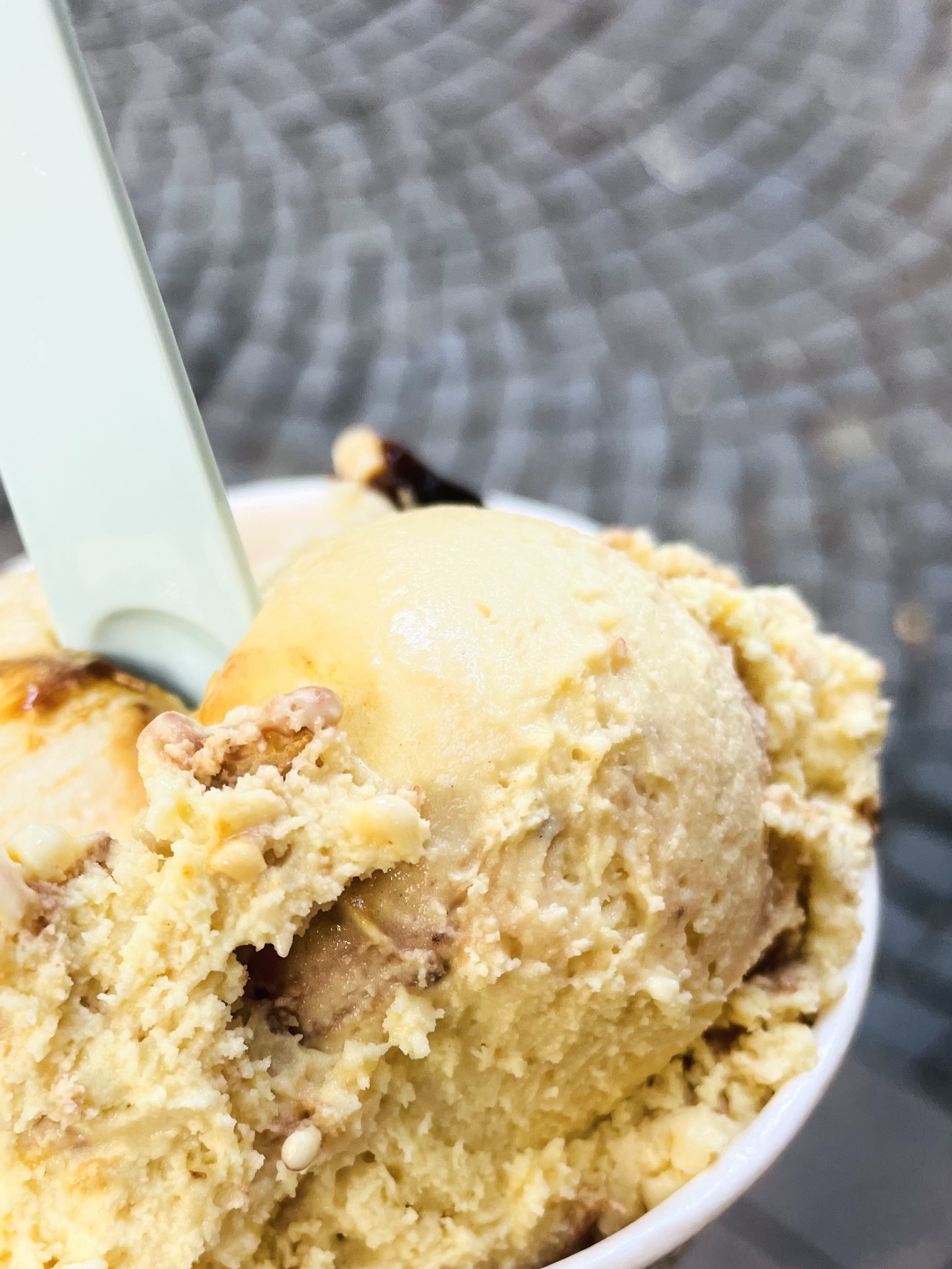 If you’re wondering if there is a such thing as Guinness ice cream, I’m happy to inform you that yes, there is such a thing and it tastes really good.
