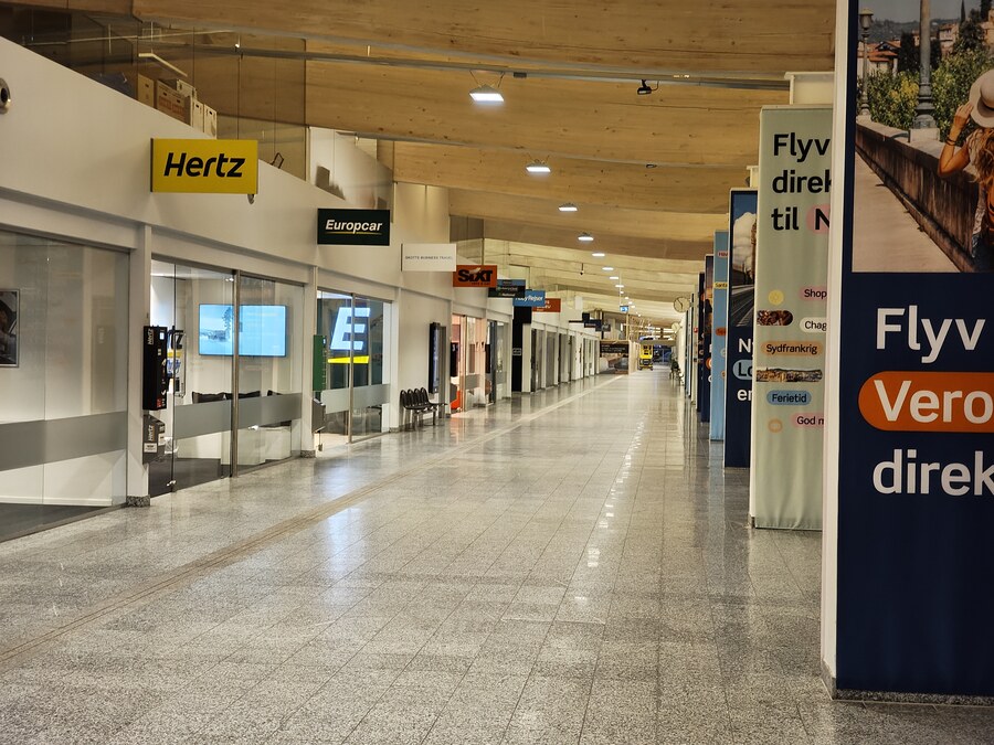 Arrived to Aalborg Airport. This house is jumping. 