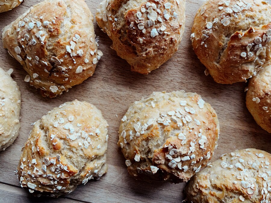 Today I've discovered that there is no better way to start the day than baking bread. I used [this recipe](https://www.leckerschmecker.me/daenische-haferflockenbroetchen-a-d-kneten/63743511508212) to bake bread rolls this morning.