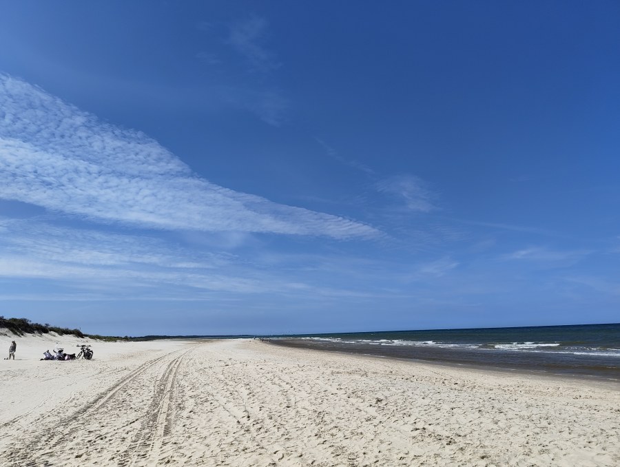 Although we live only a few kilometers away from the sea, it was the first time since we moved here, I visited the beach. So much water feels slightly depressing, but it was a nice walk nevertheless.