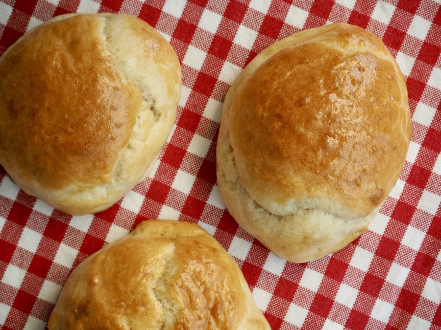 I baked this morning. New recipe this time. The result was rather convincing.