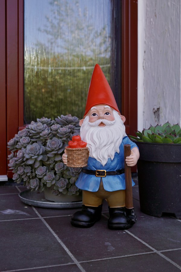 Behold The Guardian of the House. Some might say Kitsch, we say Quatsch.